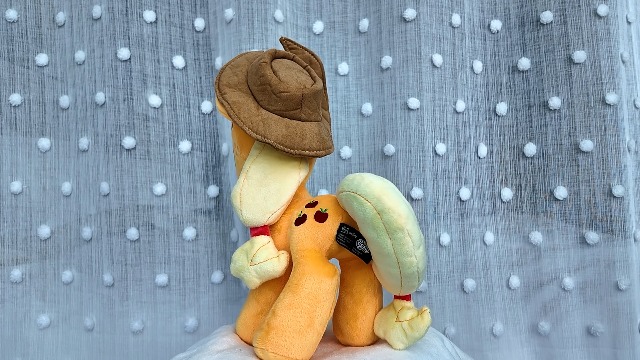 Amazon.com: My Little Pony - Applejack Plush Toy - Officially